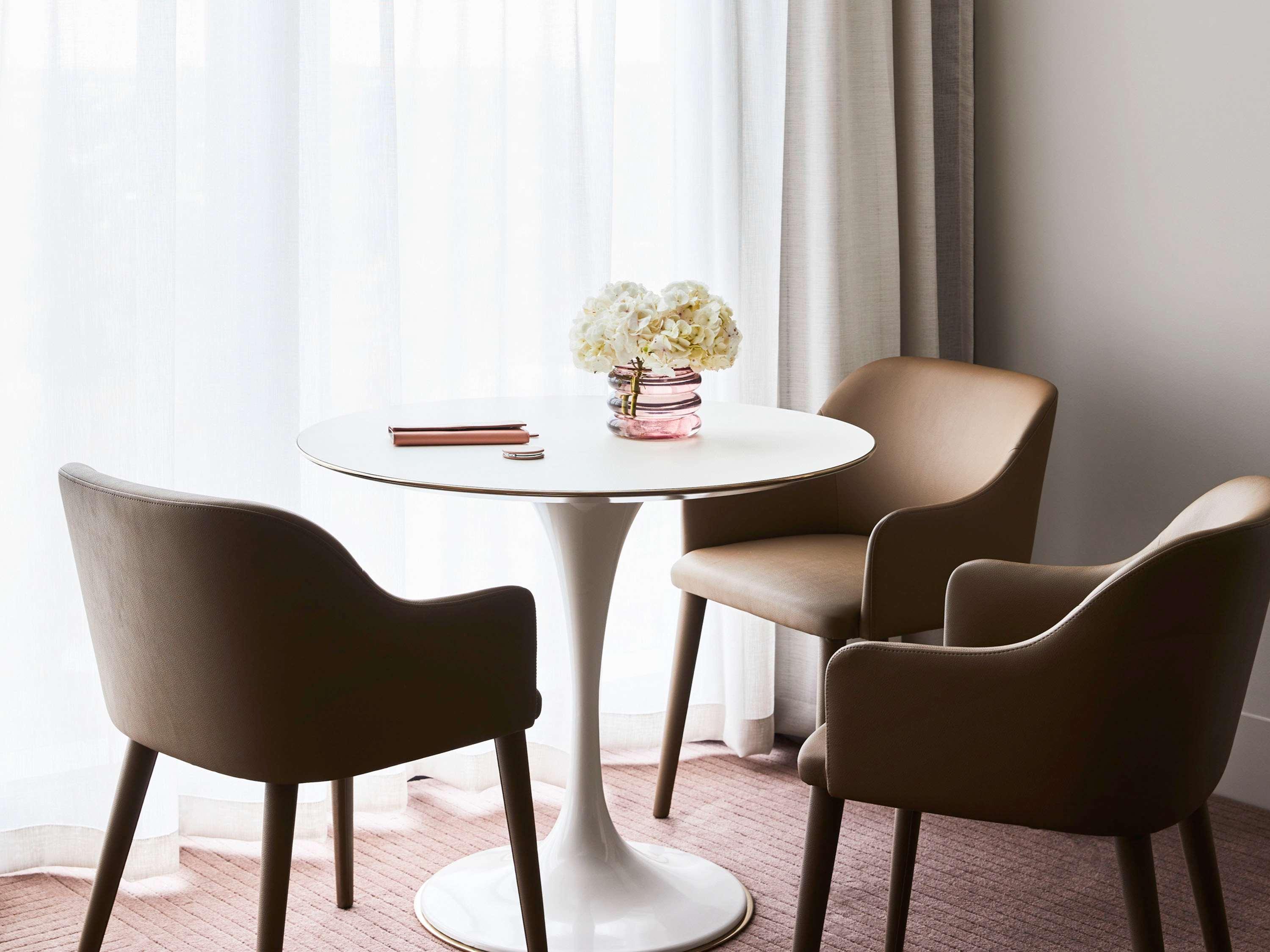 Hotel Chadstone Melbourne Mgallery Collection Zewnętrze zdjęcie A tulip table